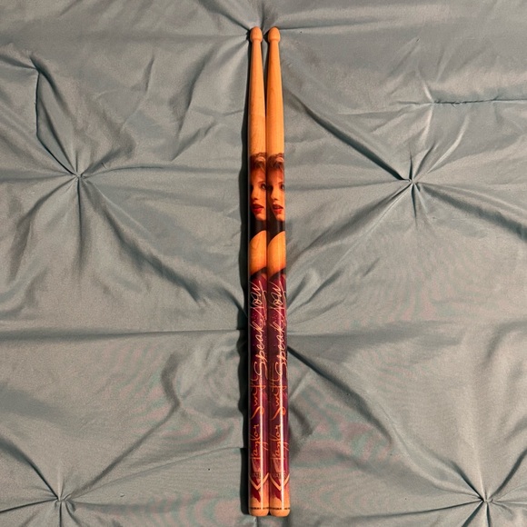 Taylor Swift Speak Now Drum Sticks - Picture 5 of 6